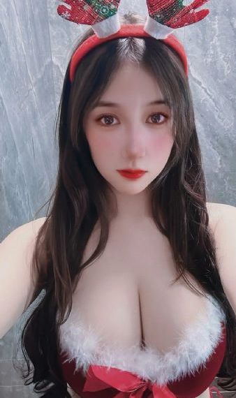 善良女秘书的目的在线观看