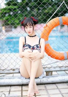 年轻大胸女教师3