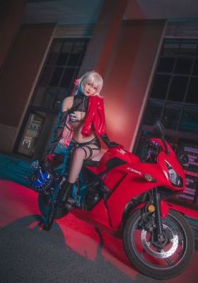 迪拜的女孩在线